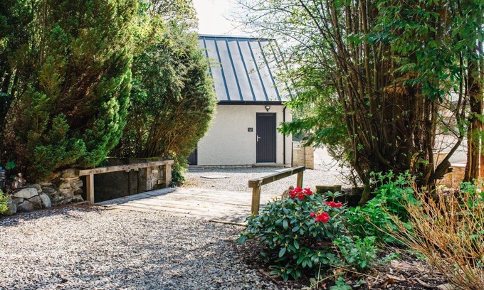 Drumnadrochit Apartment | Beautiful apartment for 2 guests with WIFI and patio