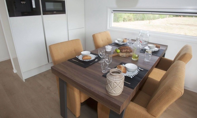 Bemelen House | Beautiful apartment in villa for 4 people with WIFI, pool, A/C, TV, terrace and parking