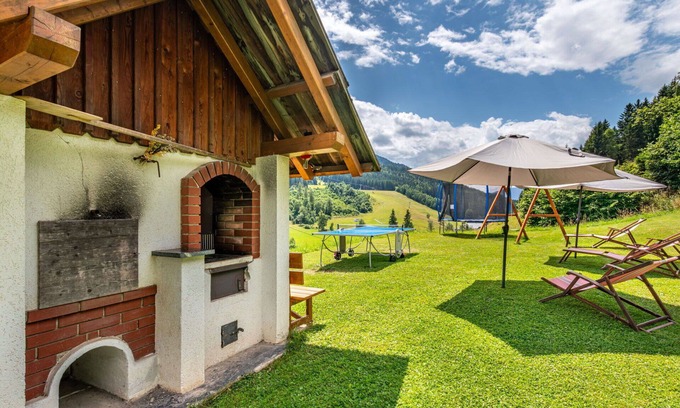 Arriach Villa | Beautiful apartment in villa for 4 guests with WIFI, TV and patio