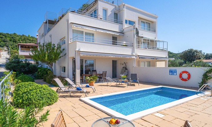 Cavtat Apartment | Beautiful apartment in Cavtat with WiFi