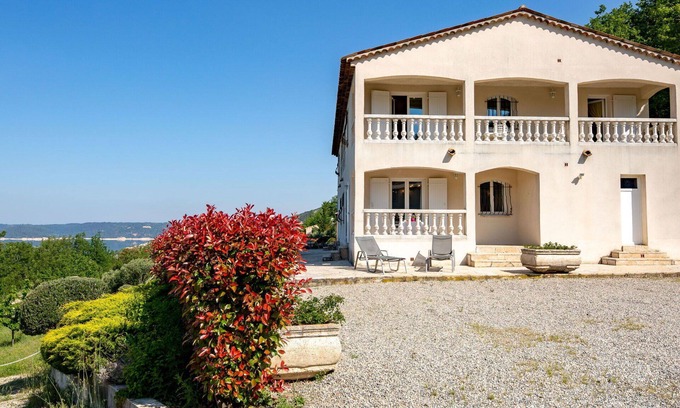 Bauduen Villa | Beautiful apartment in villa with WIFI, TV, terrace, pets allowed, panoramic view and parking
