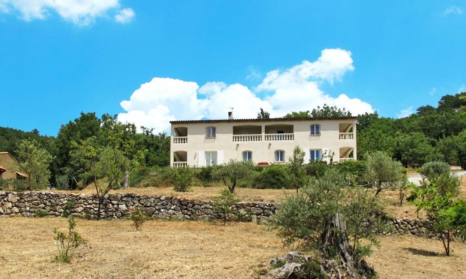 Bauduen Villa | Beautiful apartment in villa for 6 guests with WIFI, TV, terrace, pets allowed and panoramic view