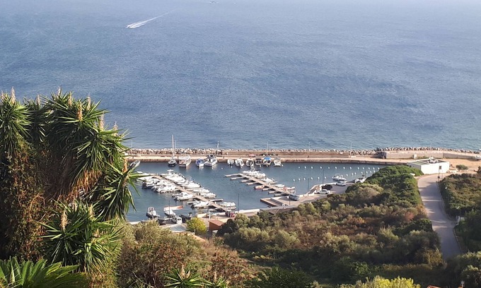 Cargese Apartment | Beautiful apartment in the center of Cargèse sea view