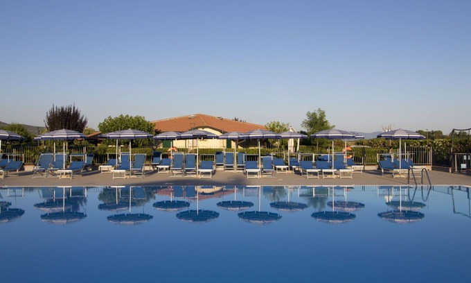 Riotorto House | Beautiful apartment in villa for 6 guests with internet, pool, TV, terrace, pets allowed and par.
