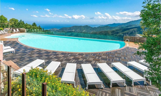 Magliolo Apartment | Beautiful Apartment In Magliolo