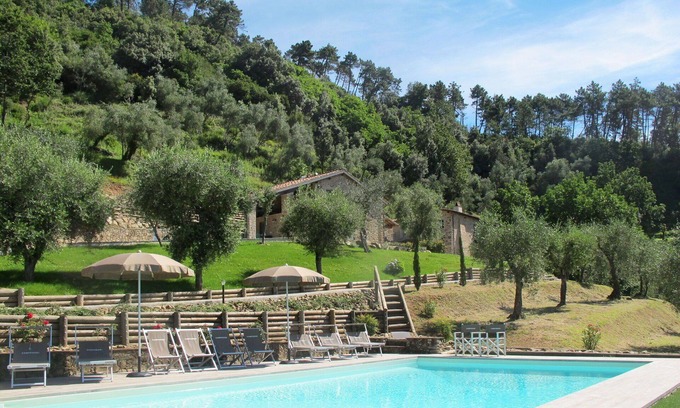 San Martino in Freddana Villa | Beautiful apartment in villa with WIFI, private pool, A/C, TV, terrace, pets allowed and parking