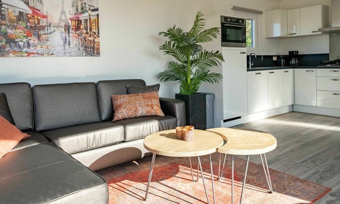 Linden House | Beautiful apartment in villa for 4 people with WIFI, TV, terrace and parking