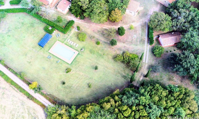 Montieri House | Beautiful apartment in villa for 4 guests with pool, WIFI, patio, pets allowed and parking