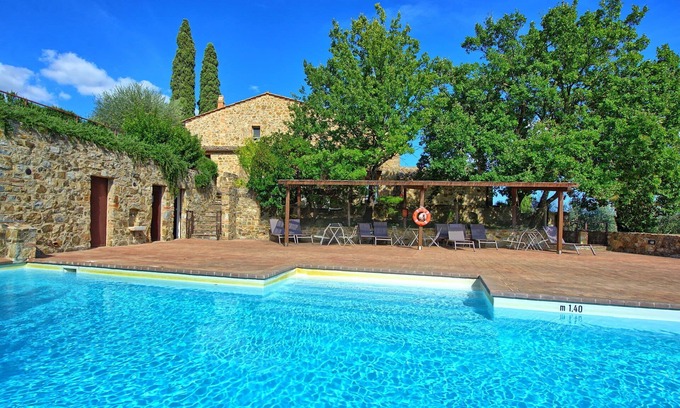 Montalcino Apartment | Beautiful apartment for 3 guests with pool, A/C, TV, pets allowed and panoramic view