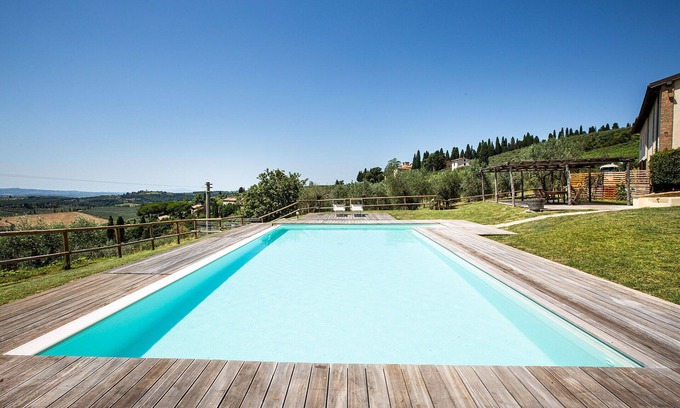 Poggibonsi Apartment | Beautiful apartment for 4 guests with WIFI, A/C, pool and TV, close to San Gimignano