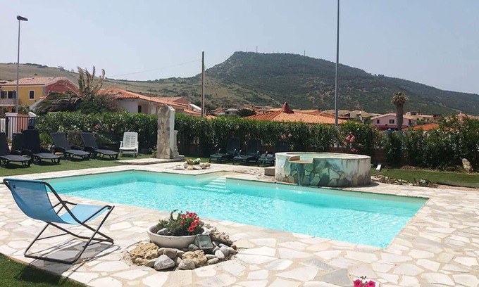 La Ciaccia Apartment | Beautiful apartment for 6 people with WIFI, pool, TV and balcony, close to Castelsardo