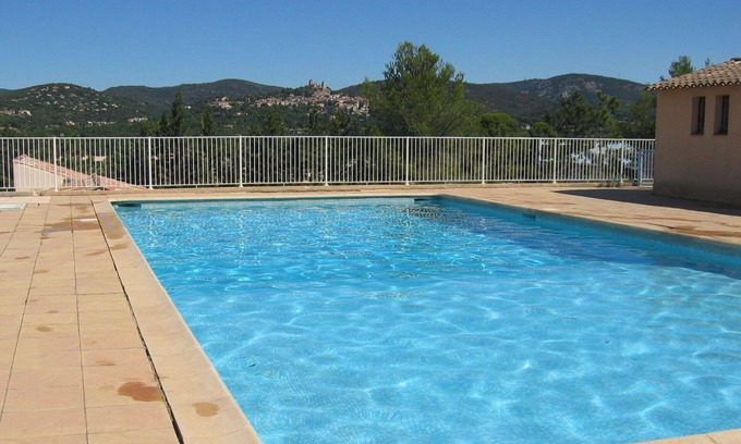 Cogolin Apartment | Beautiful apartment with WIFI, A/C, pool, TV, patio, pets allowed, panoramic view and parking