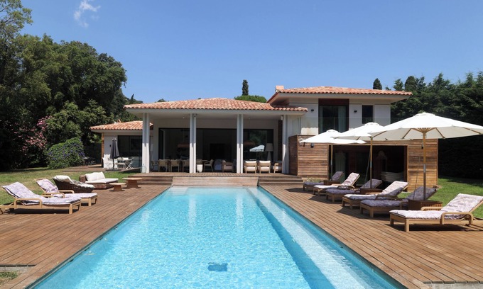 La Croix-Valmer Villa | Beautiful architect villa 10 minutes walk from the beaches of Gigaro, 9 pers.