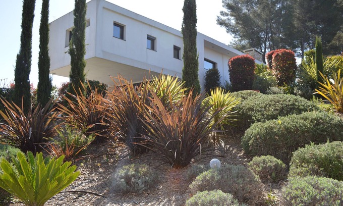 Mouans-Sartoux Villa | Beautiful Architect Villa Surrounded by calm and nature, near Mougins/Valbonne