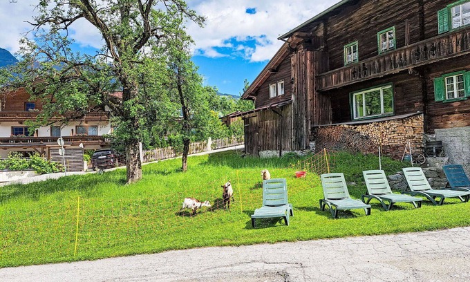 Ramsau im Zillertal Villa | Beautiful villa for 8 guests with WIFI, TV, balcony and pets allowed
