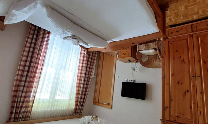 Augsdorf Apartment | Beautiful apartment for 6 guests with WIFI, TV and balcony