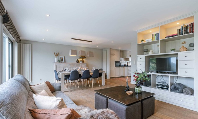 Duinbergen House | Beautiful authentic house with garden and garage