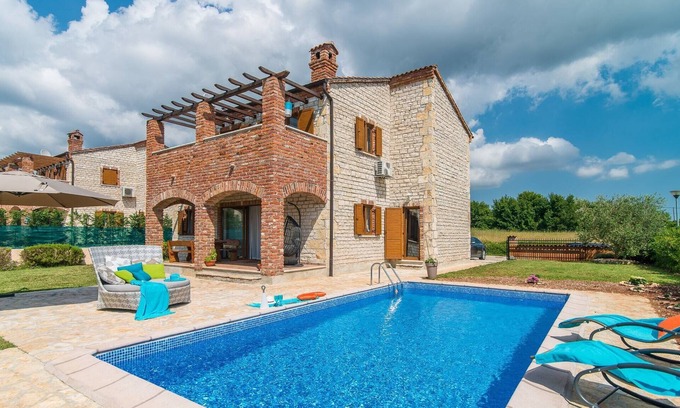 Butkovici Cabin | Beautiful authentic stone holiday house with private swimming pool and garden