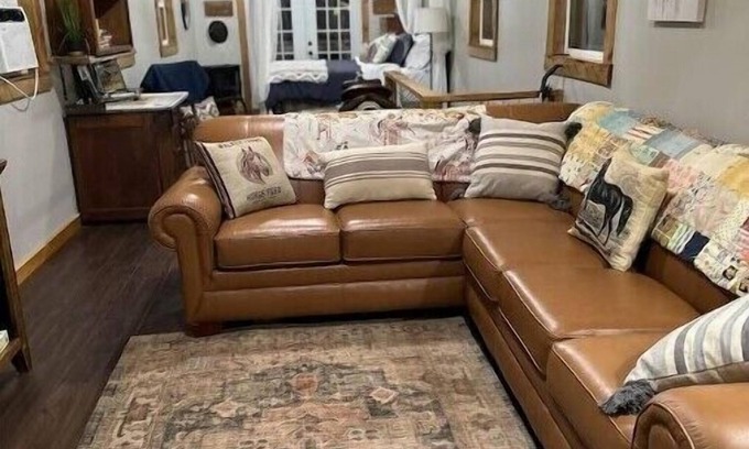 Chillicothe House | Beautiful Barn finished living quarters, Horses, nature and adventure awaits!