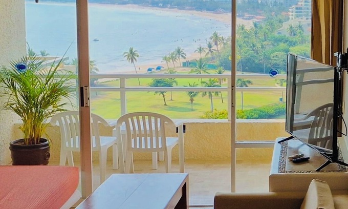 Ixtapa Resort | Beautiful Beachfront Residence with Ocean View