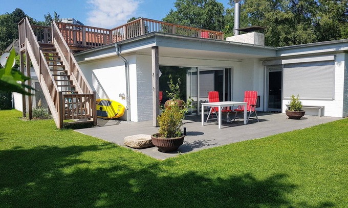 Sierksdorf House | Beautiful beach bungalow, 2 minutes walk to the beach, high-speed internet