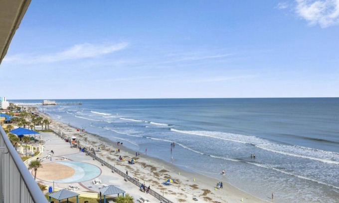 Marshall Park Resort | Beautiful Beachfront Resort Condo Daytona Beach