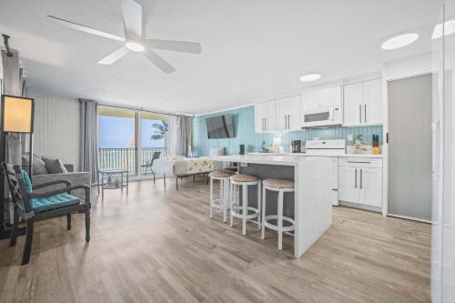 Punaluu House | Beautiful Beachfront Condo