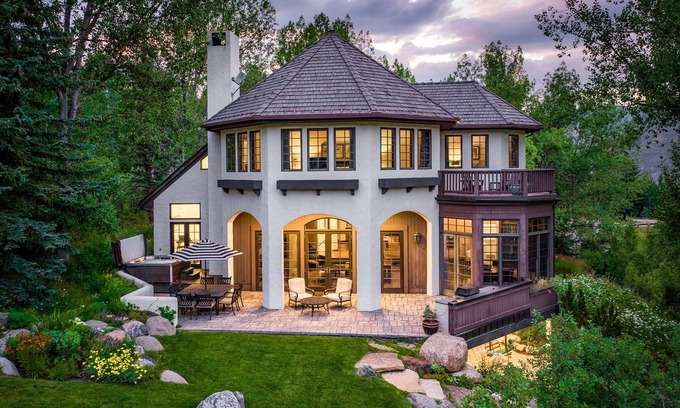 Avon Villa | Beautiful Beaver Creek Mountain Villa. 5br/6ba w. Private Hot Tub!