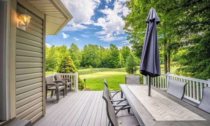 Bellaire House | Beautiful Bellaire, Golf at Hawks Eye The 8th Tee