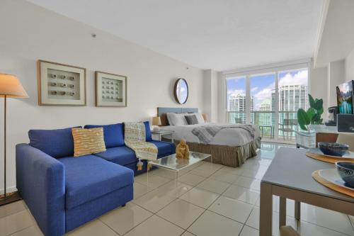Coconut Grove House | Beautiful Blue & Gold Studio With Ocean View