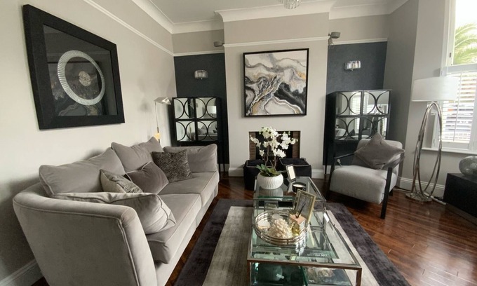 Lewisham House | Beautiful, Boutique, Period Victorian London house,- 8 miles into Central London