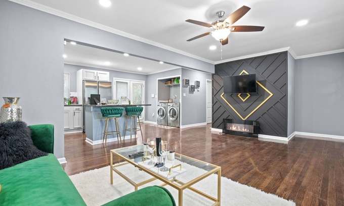 Hapeville House | Beautiful Bungalow home!