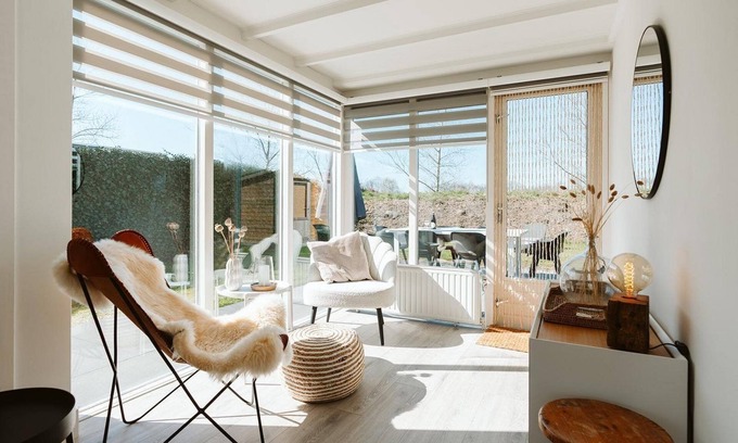 Ouddorp House | Beautiful bungalow with 2 garden seats and cosy furnishings in comfy style