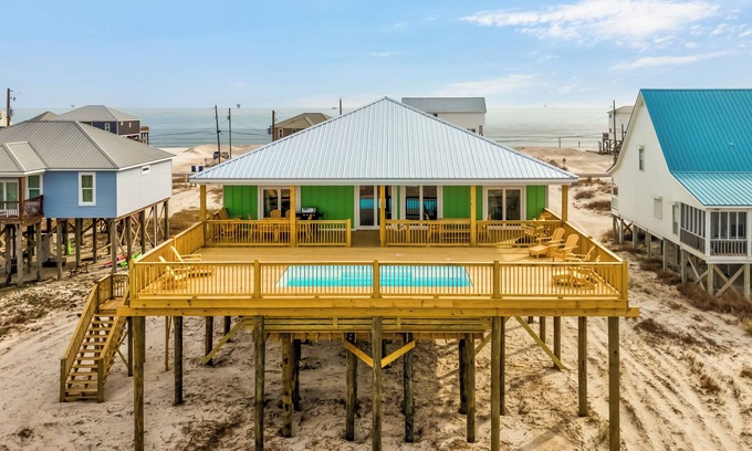 Dauphin Island House | Beautiful C's - 5/5, bayfront, private pool, sleeps 20
