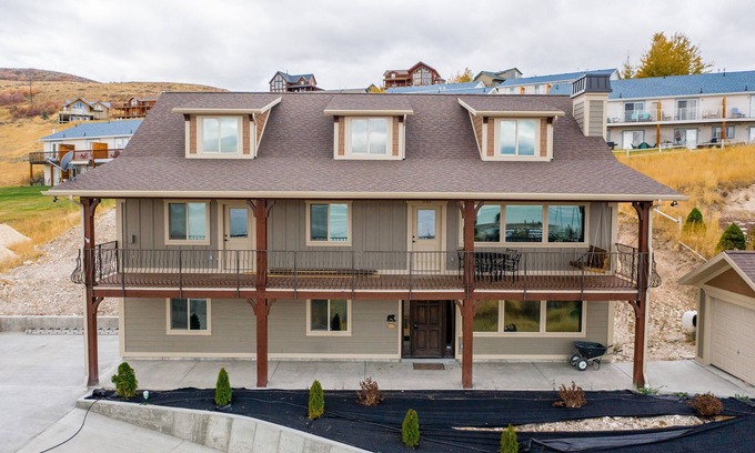 Harbor Village House | Beautiful Cabin close to town and the State Marina