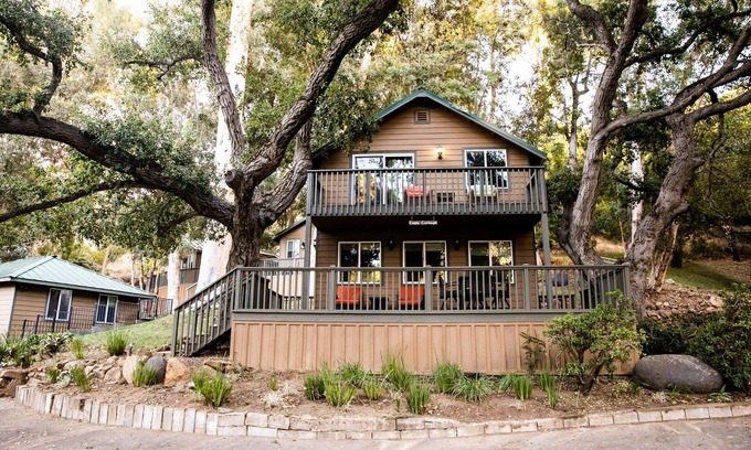 Escondido Cabin | Beautiful Cabin Hidden in San Pasqual Valley