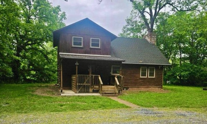 Luray Cabin | Beautiful cabin situated on wooded banks of the Shenandoah River.