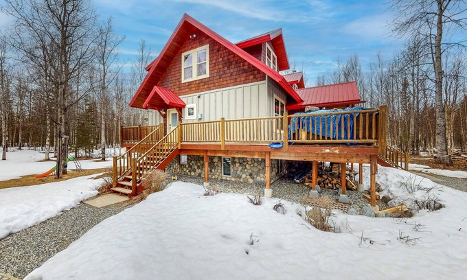 Fishhook House | Beautiful cabin with woodstove & firepit, near outdoor recreation