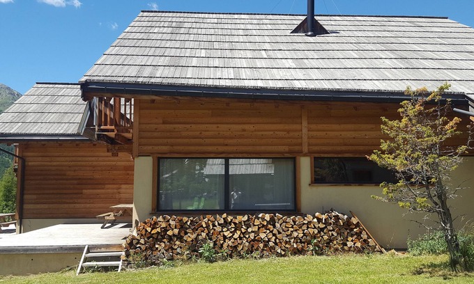 Nevache Ski Chalet | Beautiful chalet to rent in the mountains