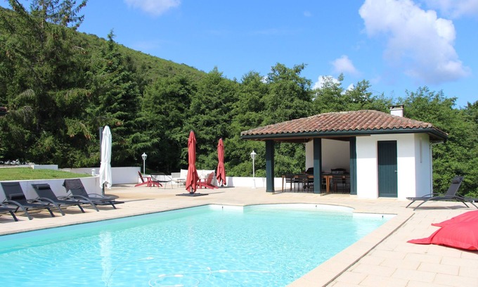 Urrugne House | Beautiful charming house with swimming pool