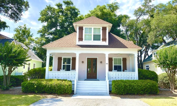 Palmetto Dunes Cottage | Beautiful Cottage on Hilton Head Island, Pink
