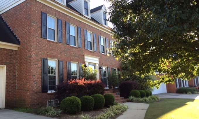Evans House | Beautiful Colonial Home for Masters Week (Evans, GA)