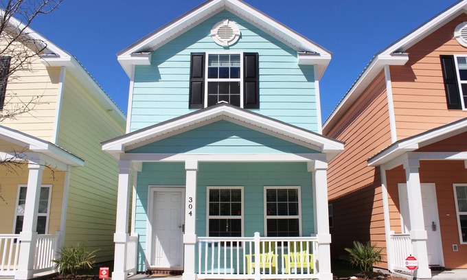 Myrtle Beach House | Beautiful Comfortable Townhome, One Block from Beach!