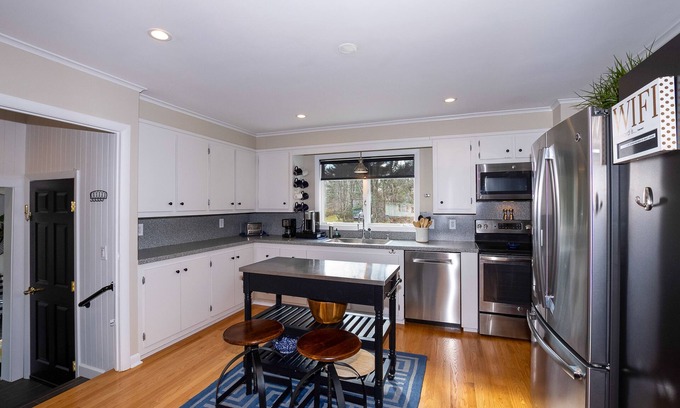Pine Grove Historic District House | Beautiful, comfortable home with everything you would expect and more.