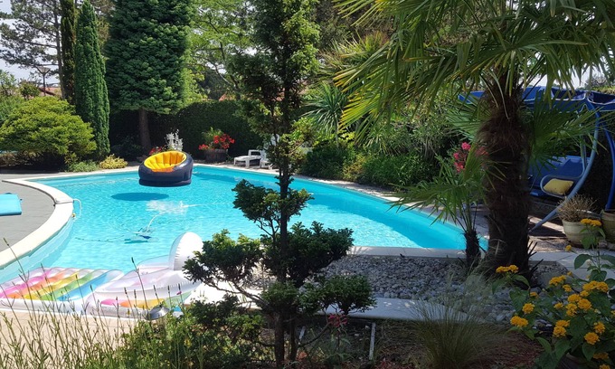 Soustons Villa | Beautiful contemporary 4 * VILLA between LAC FORET OCEAN, HEATED POOL 12m/5m