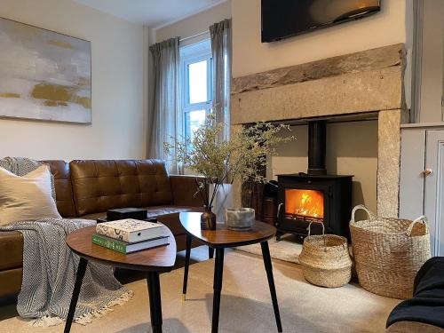 Walsden House | Beautiful & cosy 4 bedroom home