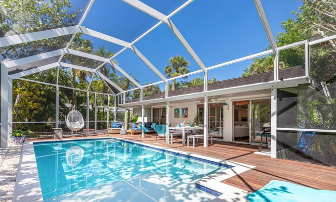 Sanctuary Cottage | Beautiful Cottage Canal Front&Boat Dock