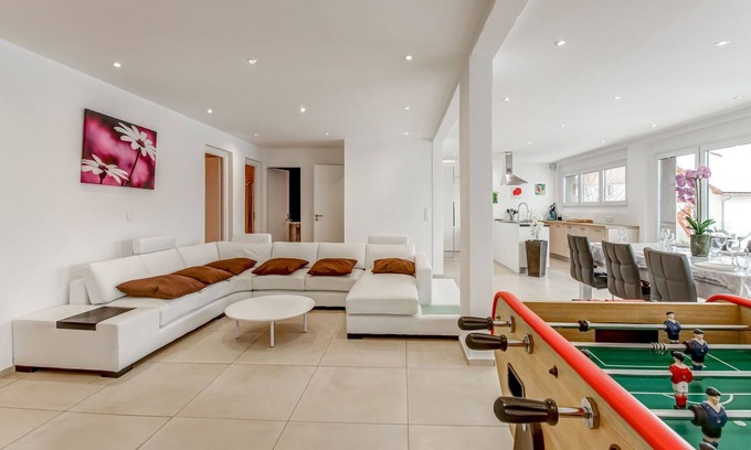 Mazire House | Beautiful cottage in La Chaux with jacuzzi