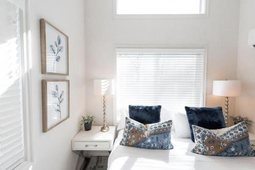 Old Southwest Apartment | Beautiful Cottage on Historic Grounds