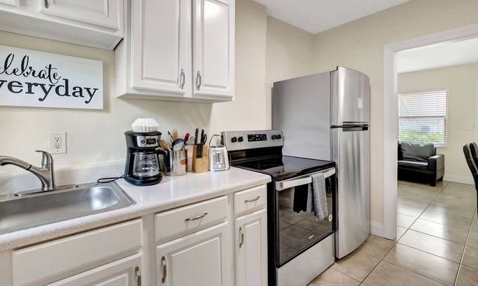 Delray Beach Cottage | BEAUTIFUL COTTAGE, CLOSE TO DOWN TOWN AND THE BEACH